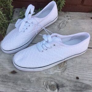 Joe Boxer White Canvas Zahara 2 Lace Up Sneakers Womens US 8 EU 40 Shoes